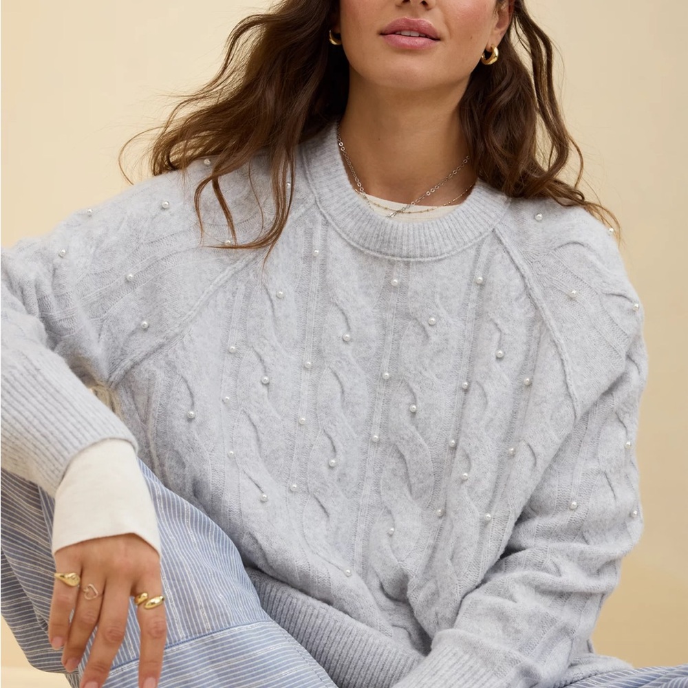 Aerie unREAL Cable Knit Pearl Crewneck Sweater Size Large NWT